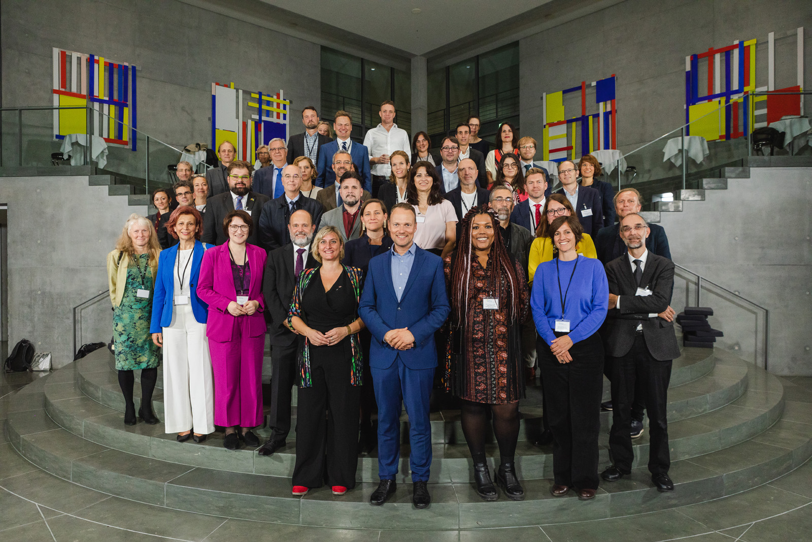 Group photo EPTA delegates with MPs on the Bramante staircase of the MELH